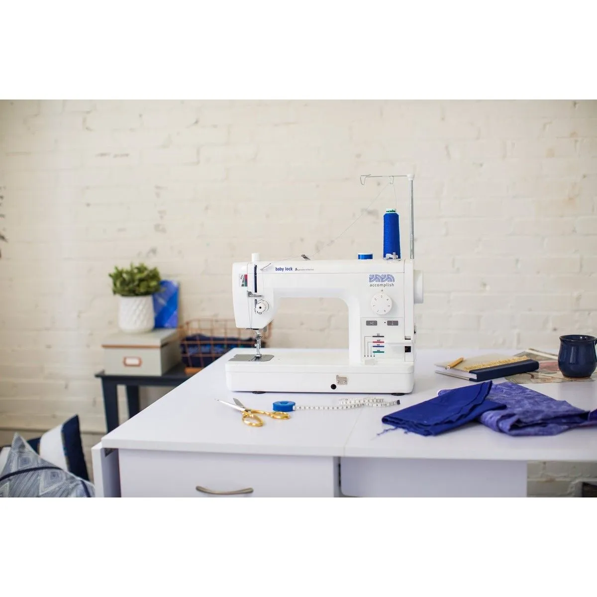 Baby Lock Accomplish Sewing Machine - with FREE Online Classes (BA-LOK60D)