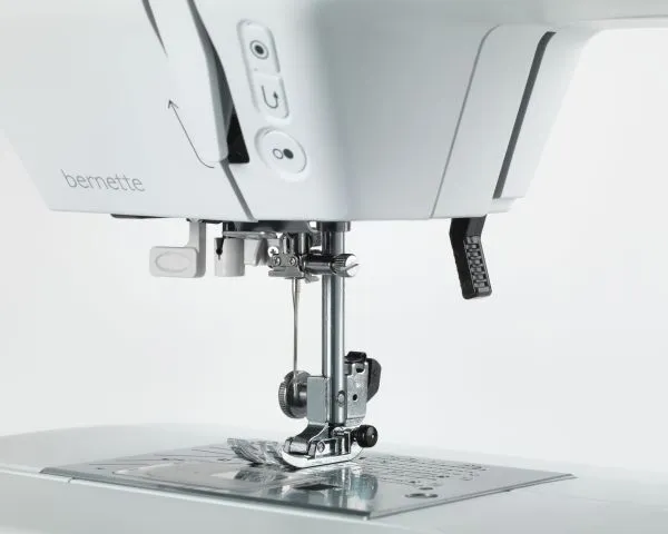 Bernette B38 Sewing Machine