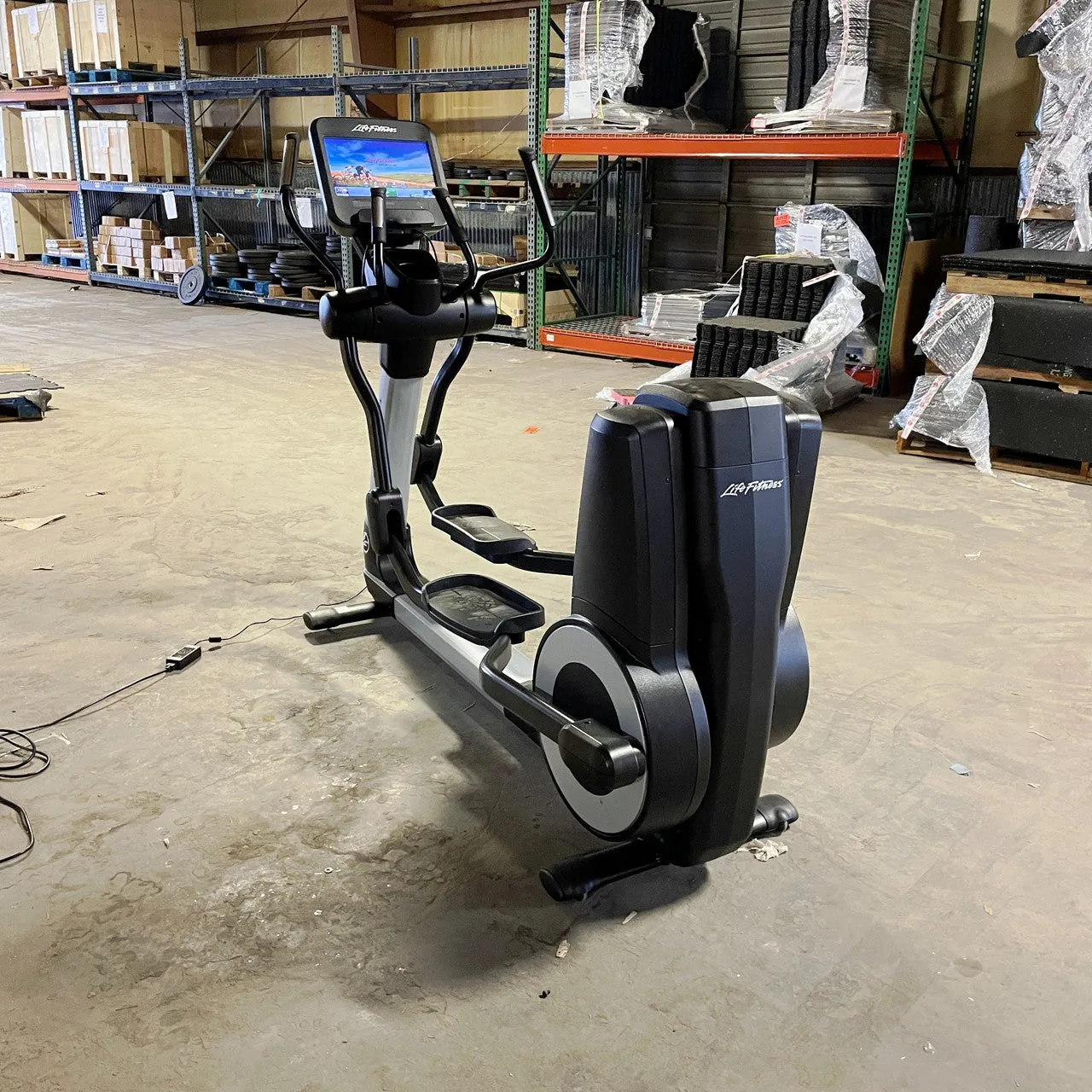 Life Fitness Elliptical 95XS with Fully Interactive Display