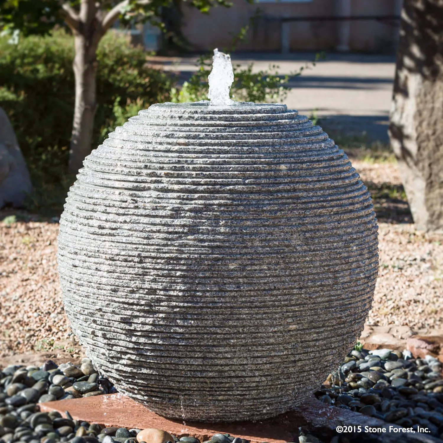 Ribbed Sphere Fountains